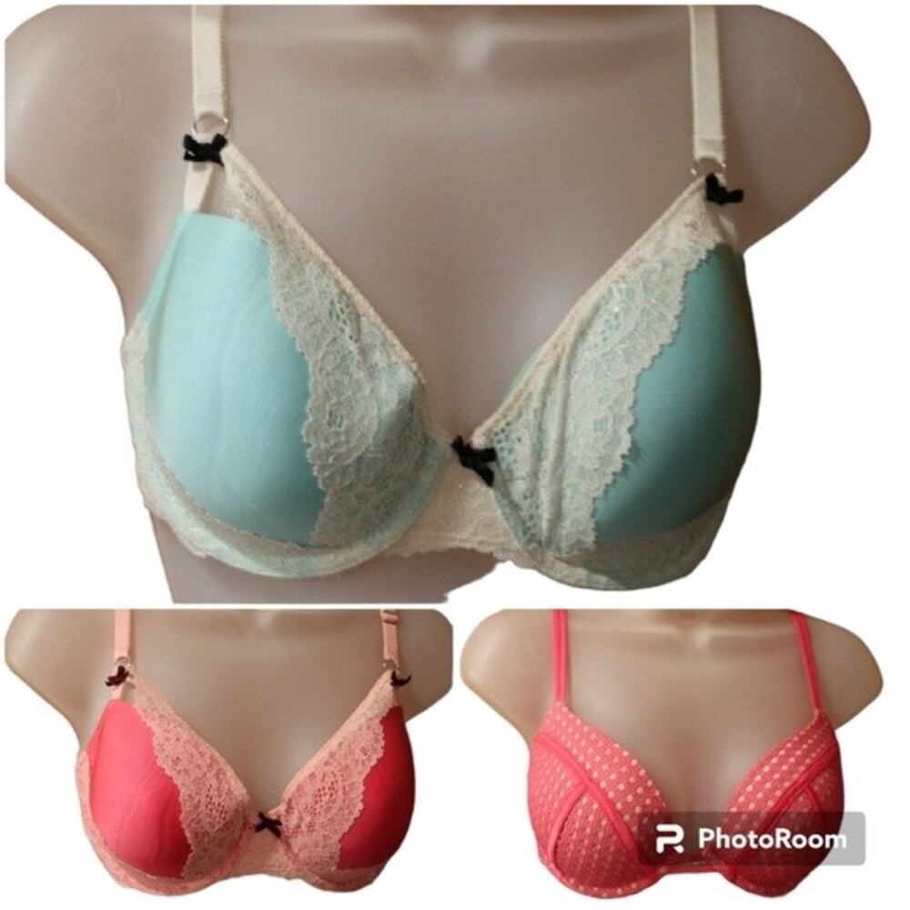 Victoria’s Secret Lot of 3 Bras 32DD Very Sexy Push Up & Dream Angel Demi